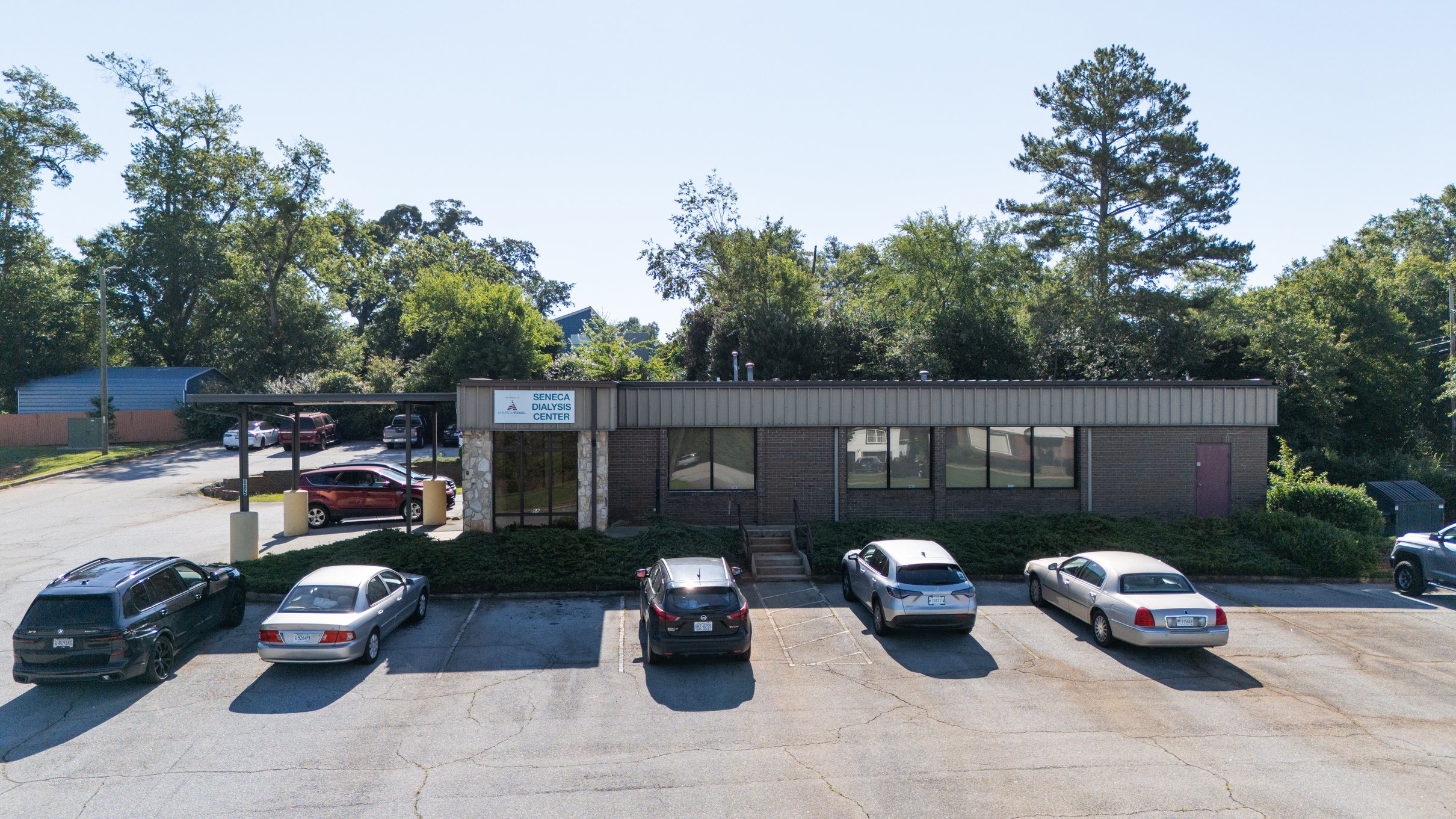 685 S Oak St, Seneca, SC 29678