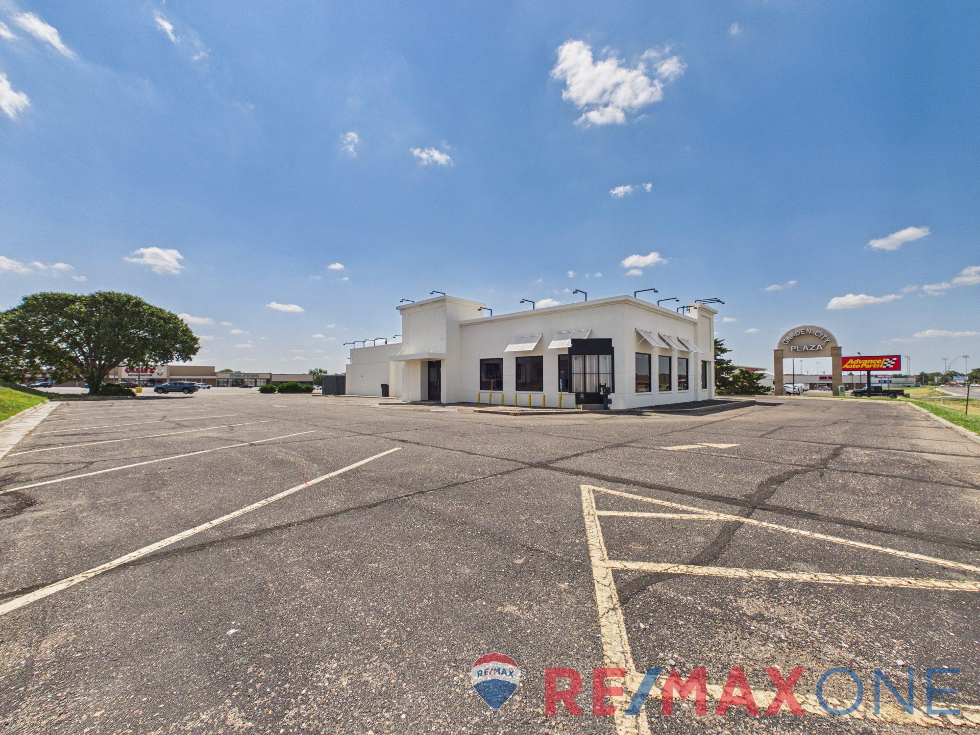 2208 East Kansas Ave, Garden City, KS 67846