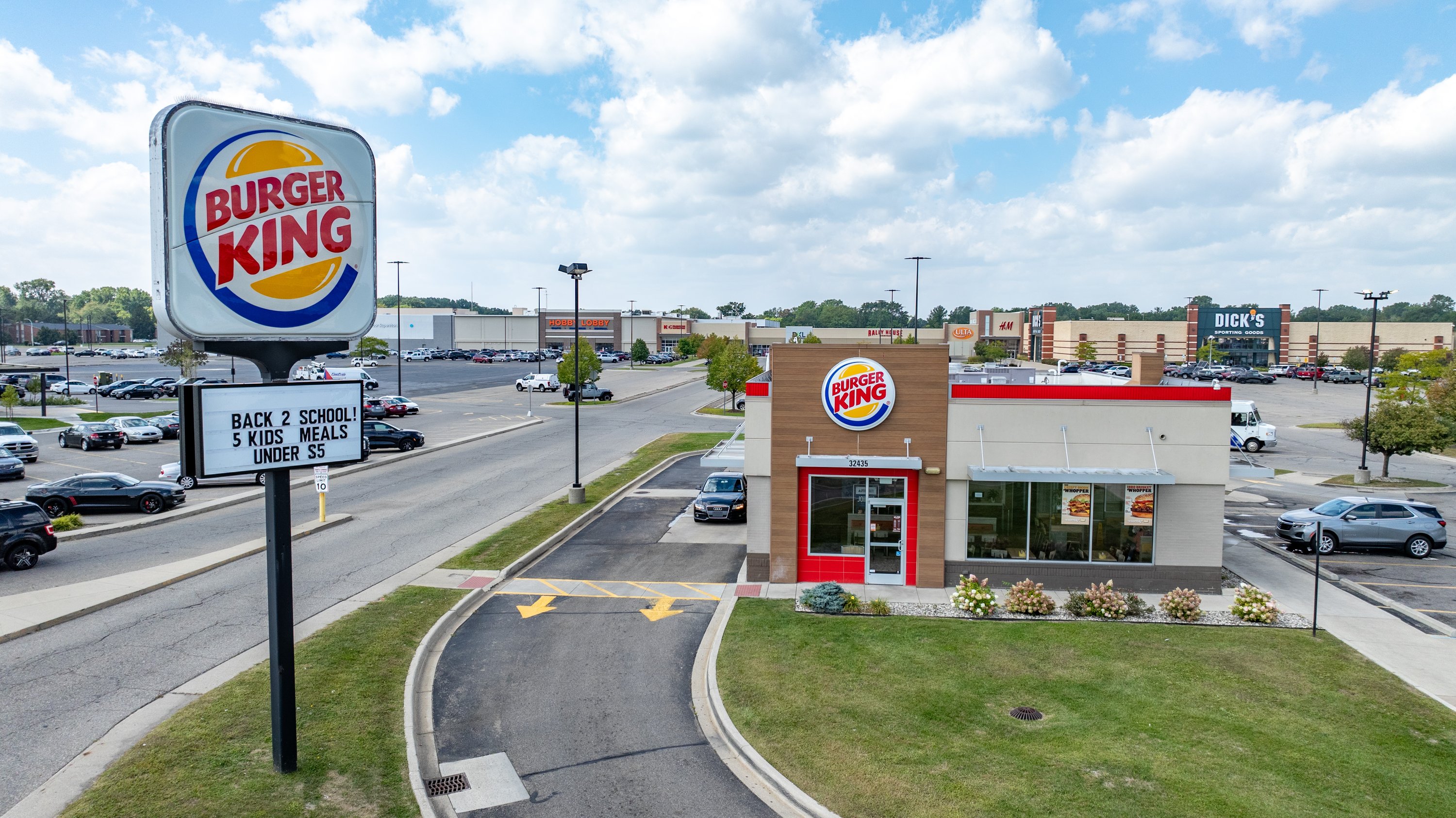 32435 Gratiot Ave, Roseville, MI 48066