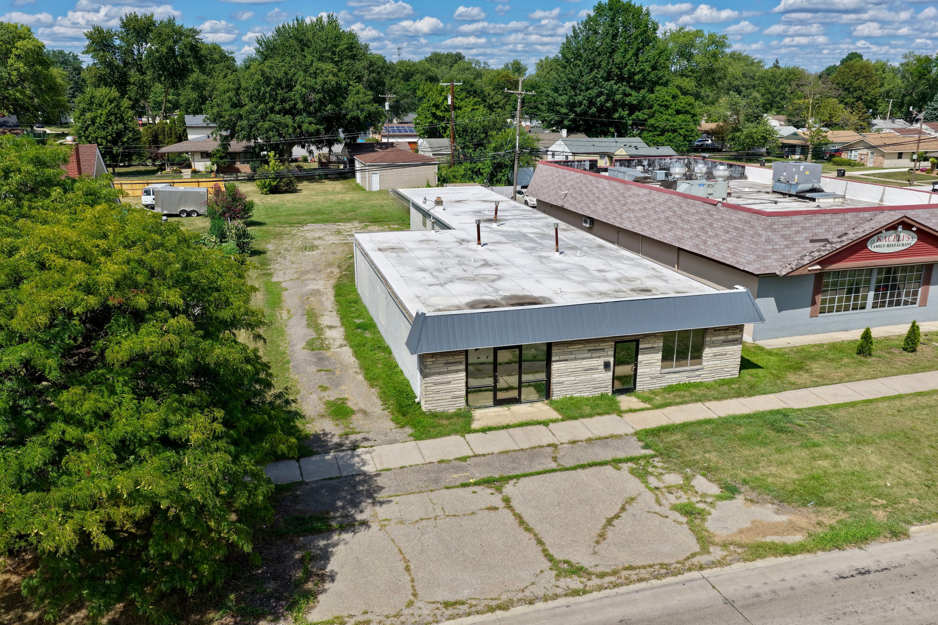 21040 Ecorse Rd, Taylor, MI 48180