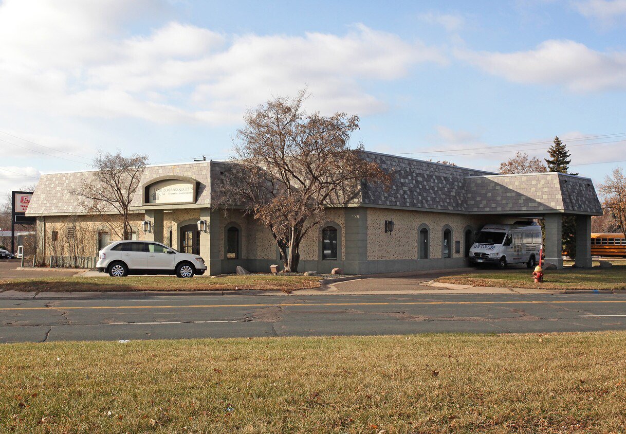 1834 N Saint Paul Rd E, Maplewood, MN 55109