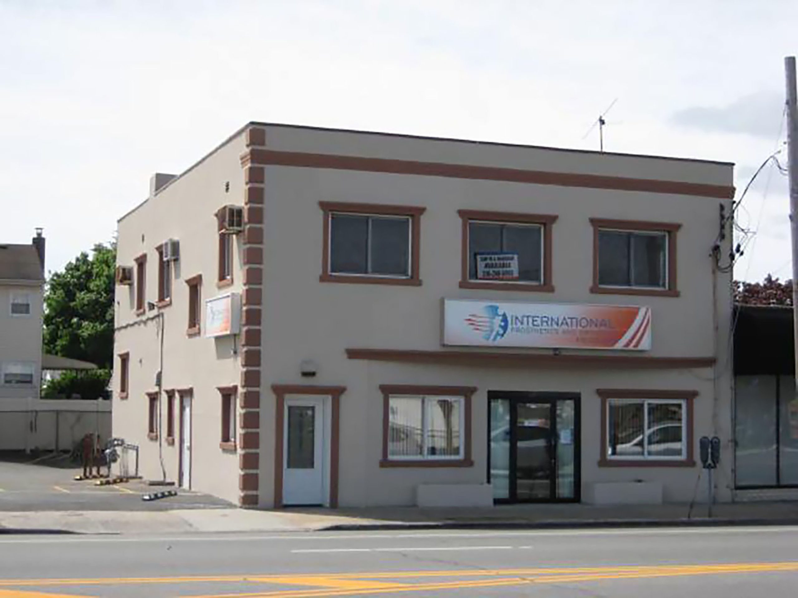 37-39 E Jericho Tpke, Mineola, NY 11501