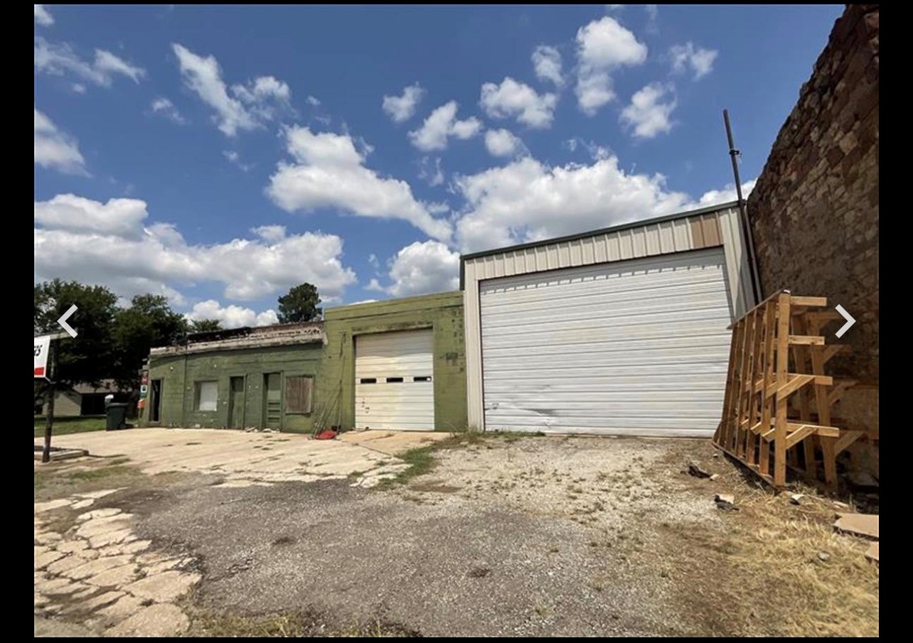 320 W Main St, Glencoe, OK 74032