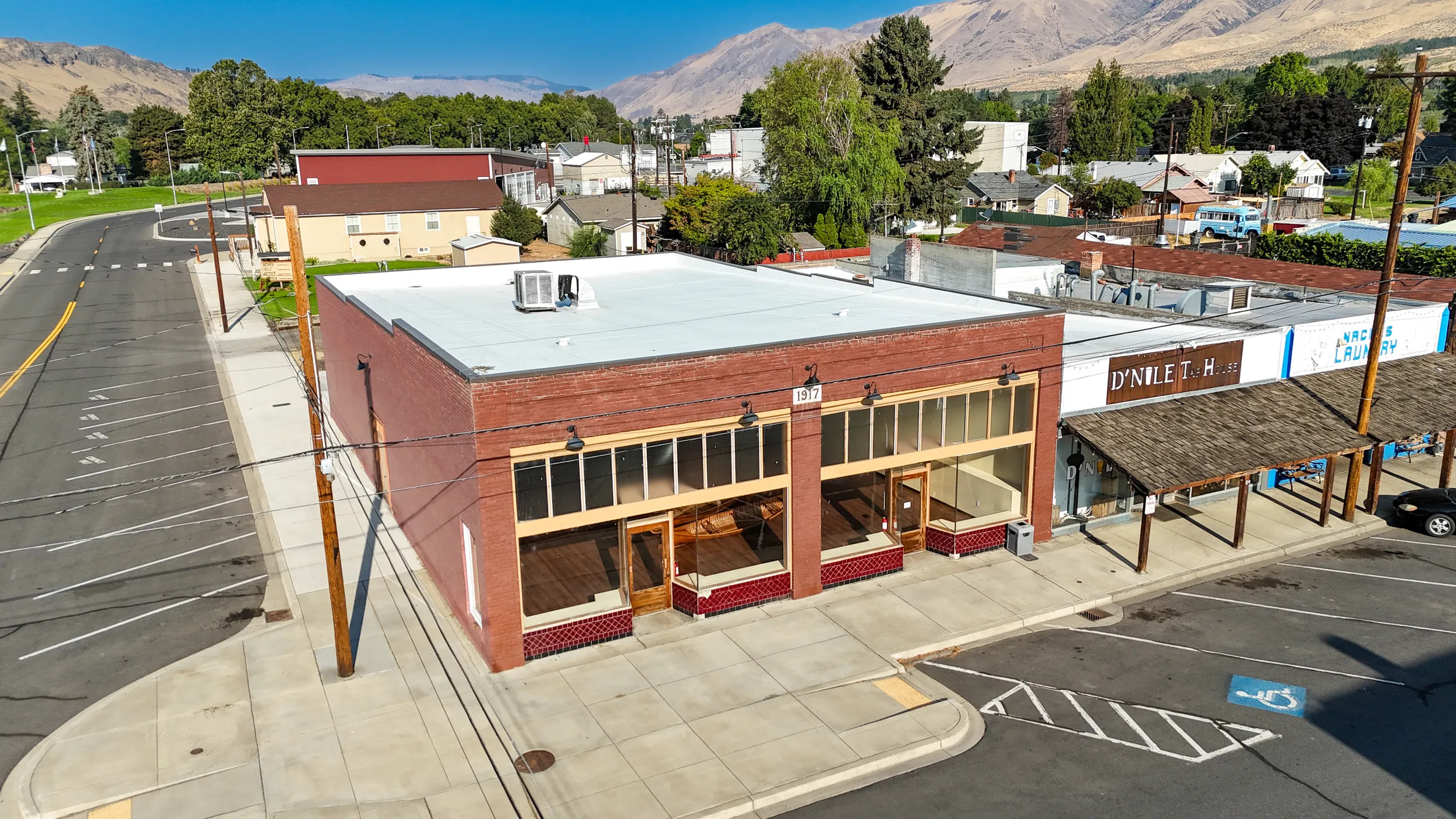 21 W 2Nd St, Naches, WA 98937