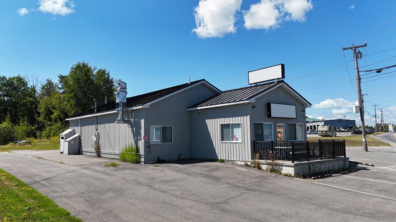 72 Armory Rd, Waterville, ME 04901