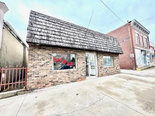 52 E Washington St, Knox, IN 46534