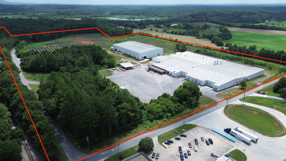 318 Gordon St, Fairmount, GA 30139
