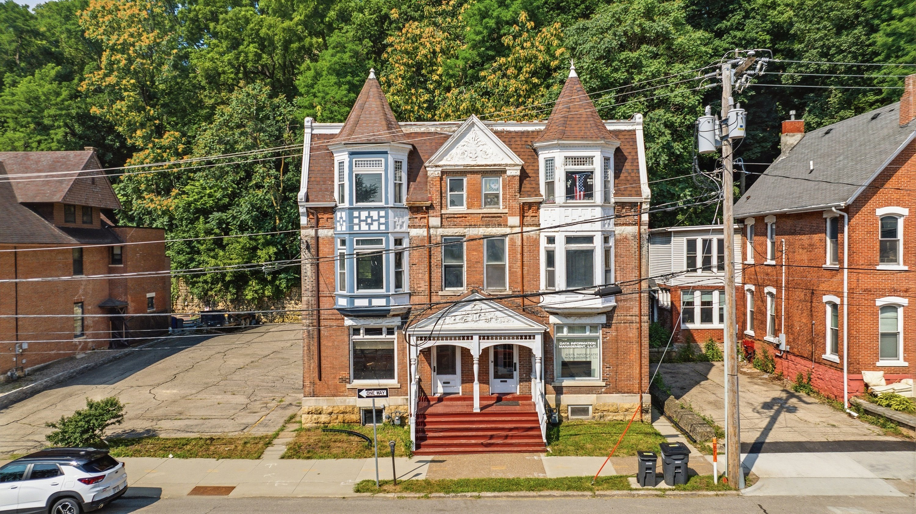 701 Bluff St, Dubuque, IA 52001
