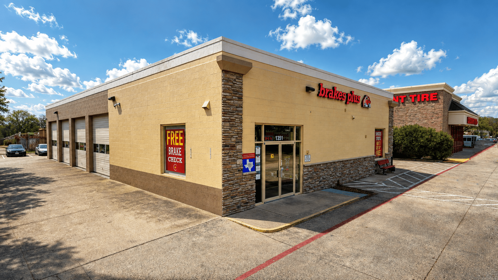 1351 NE Green Oaks Blvd, Arlington, TX 76006