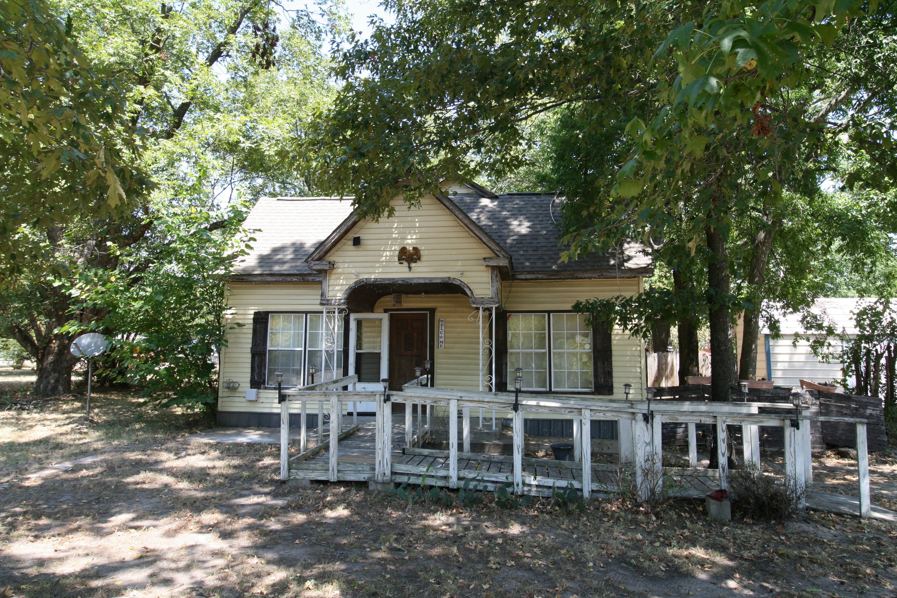 603 E Pine St, Edgewood, TX 75117