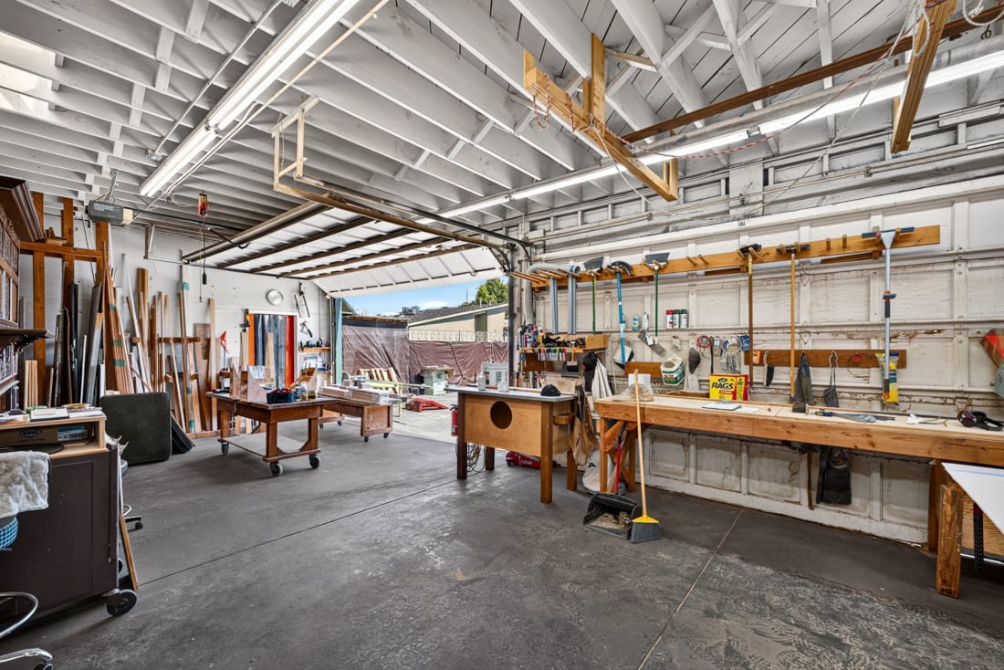 2300 Bay Rd, Redwood City, CA 94063