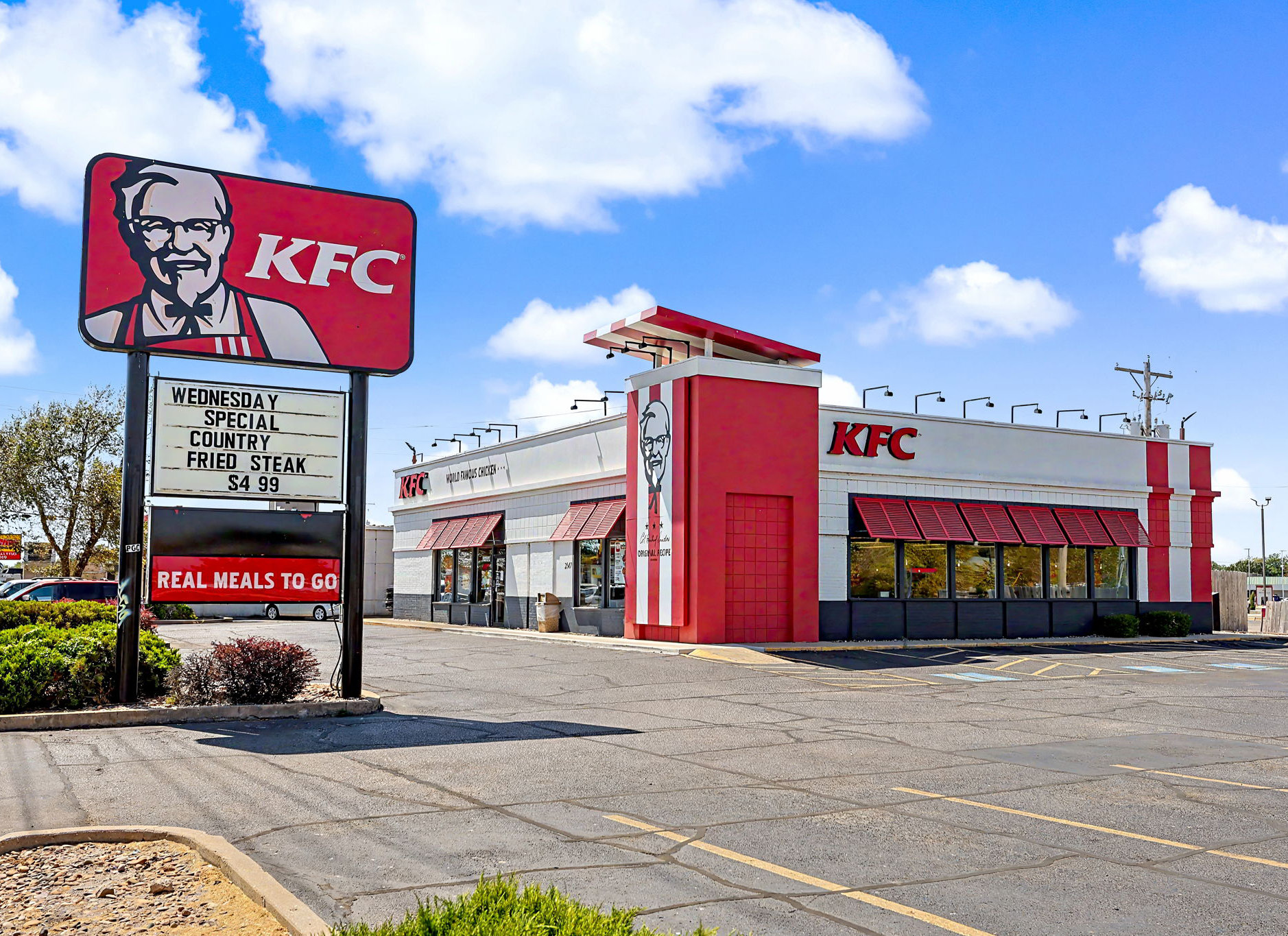 2347 S Seneca St, Wichita, KS 67213