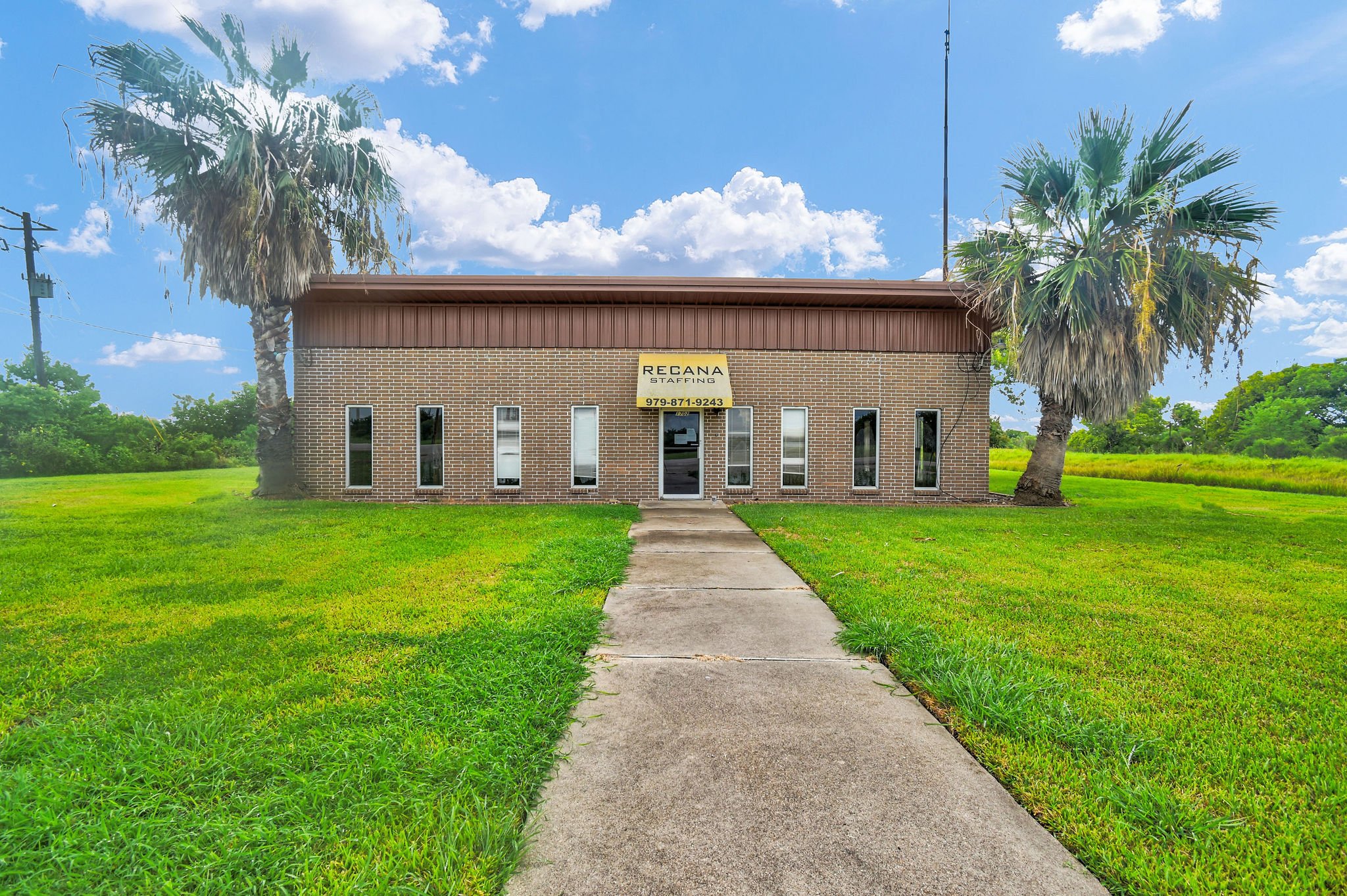 1702 N Velasco Blvd, Freeport, TX 77541