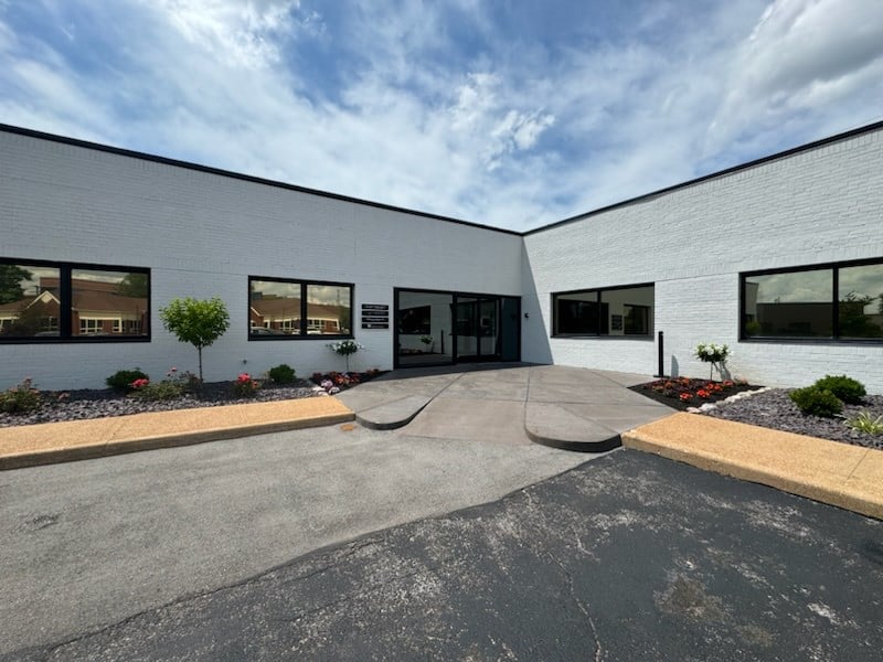640 Cepi Dr, Chesterfield, MO 63005