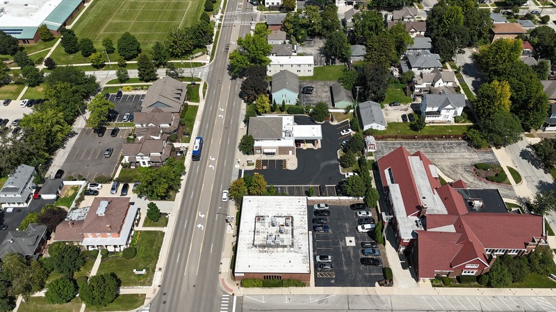148 N Washington St, Naperville, IL 60540