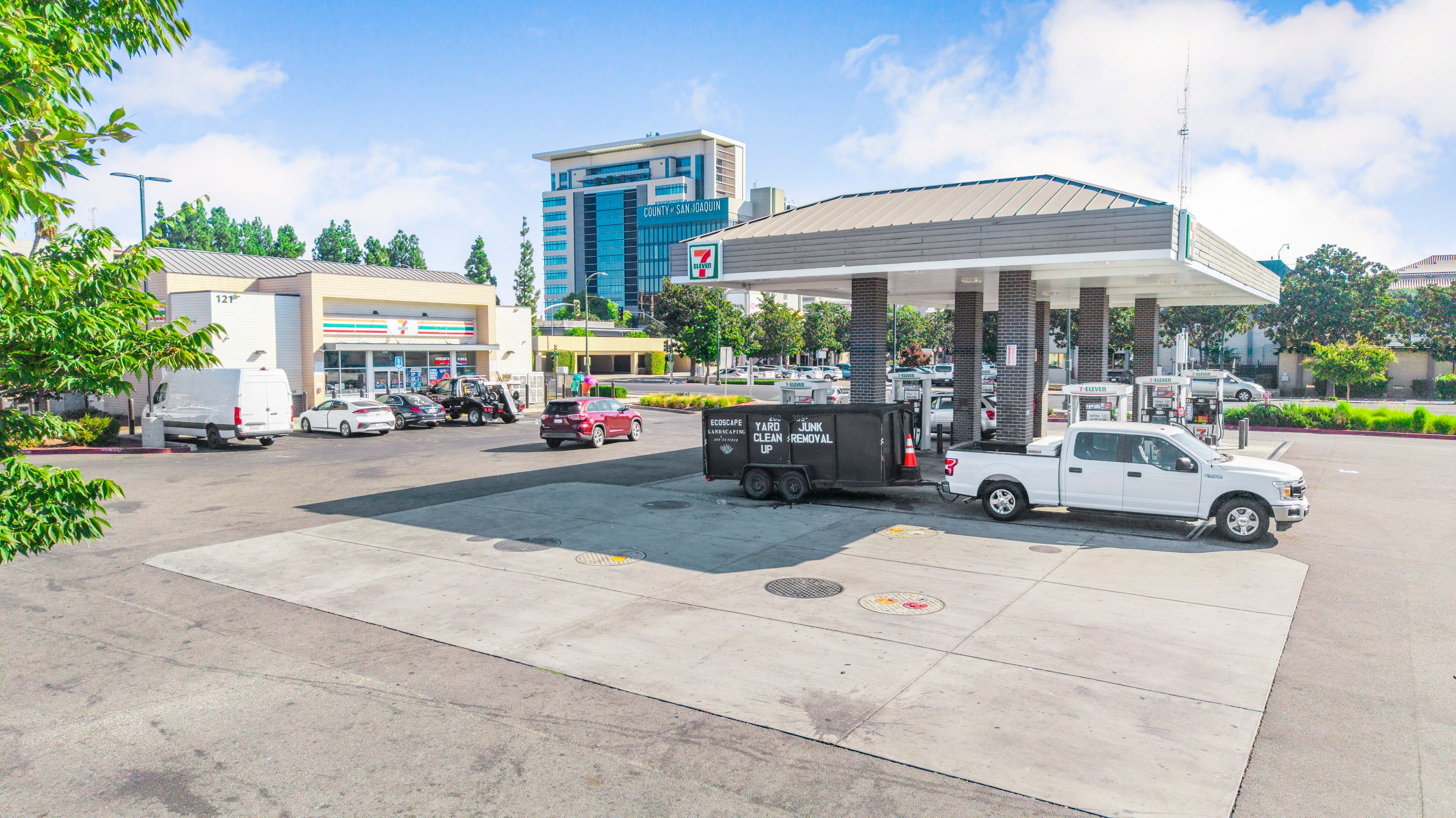 121 S Center St, Stockton, CA 95202