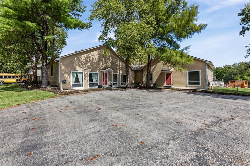 1001 S Broadway St, Louisburg, KS 66053