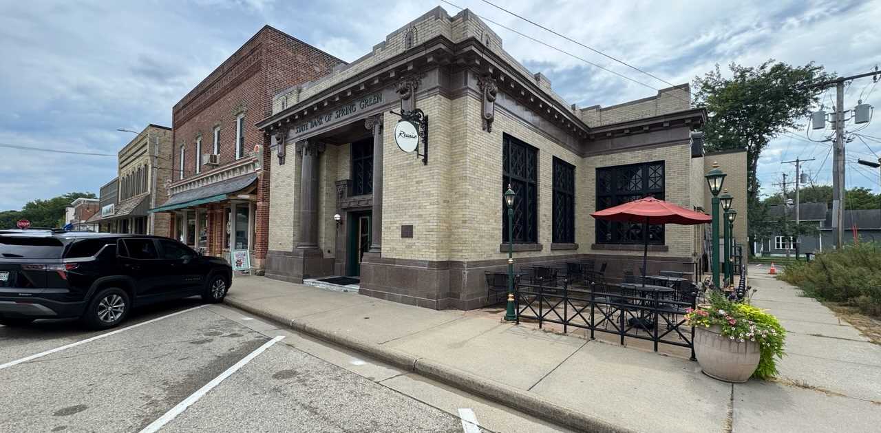 134 W Jefferson St, Spring Green, WI 53588