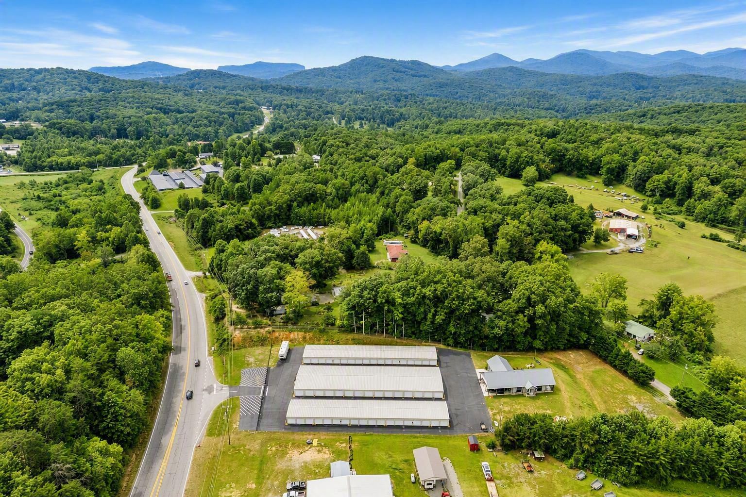 5550 Blue Ridge Dr, Blue Ridge, GA 30513