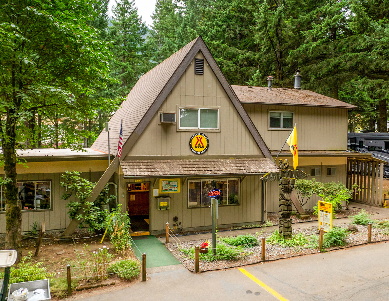841 NE Forest Ln, Cascade Locks, OR 97014