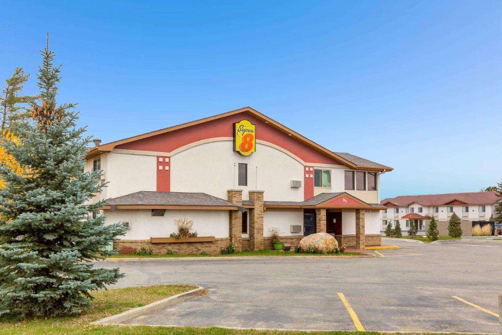 1815 Paul Bunyan Dr NW, Bemidji, MN 56601