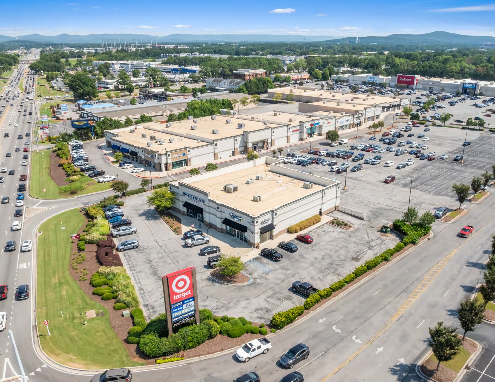 6275 University Dr NW, Huntsville, AL 35806