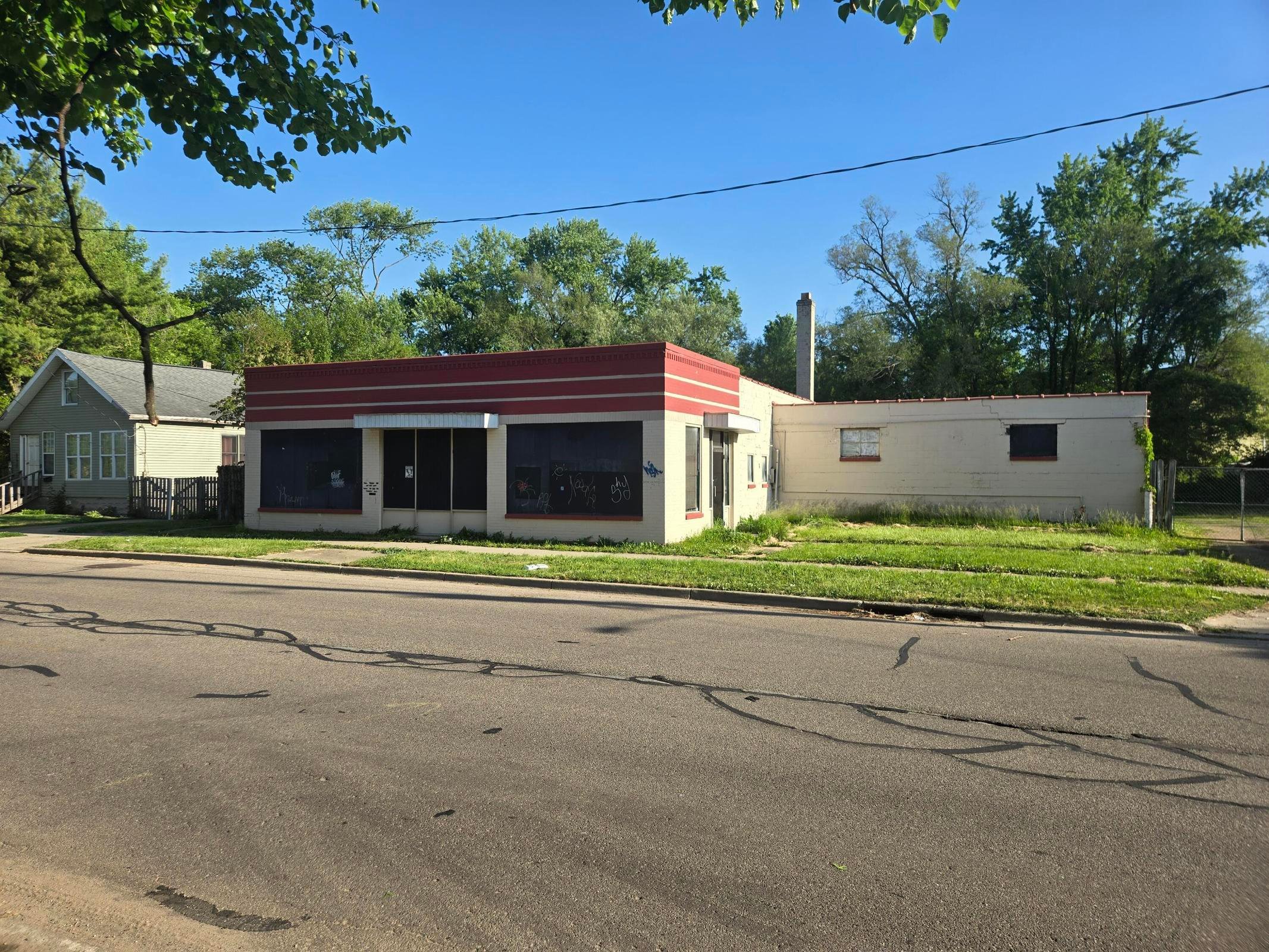 653 Lake St, Kalamazoo, MI 49001