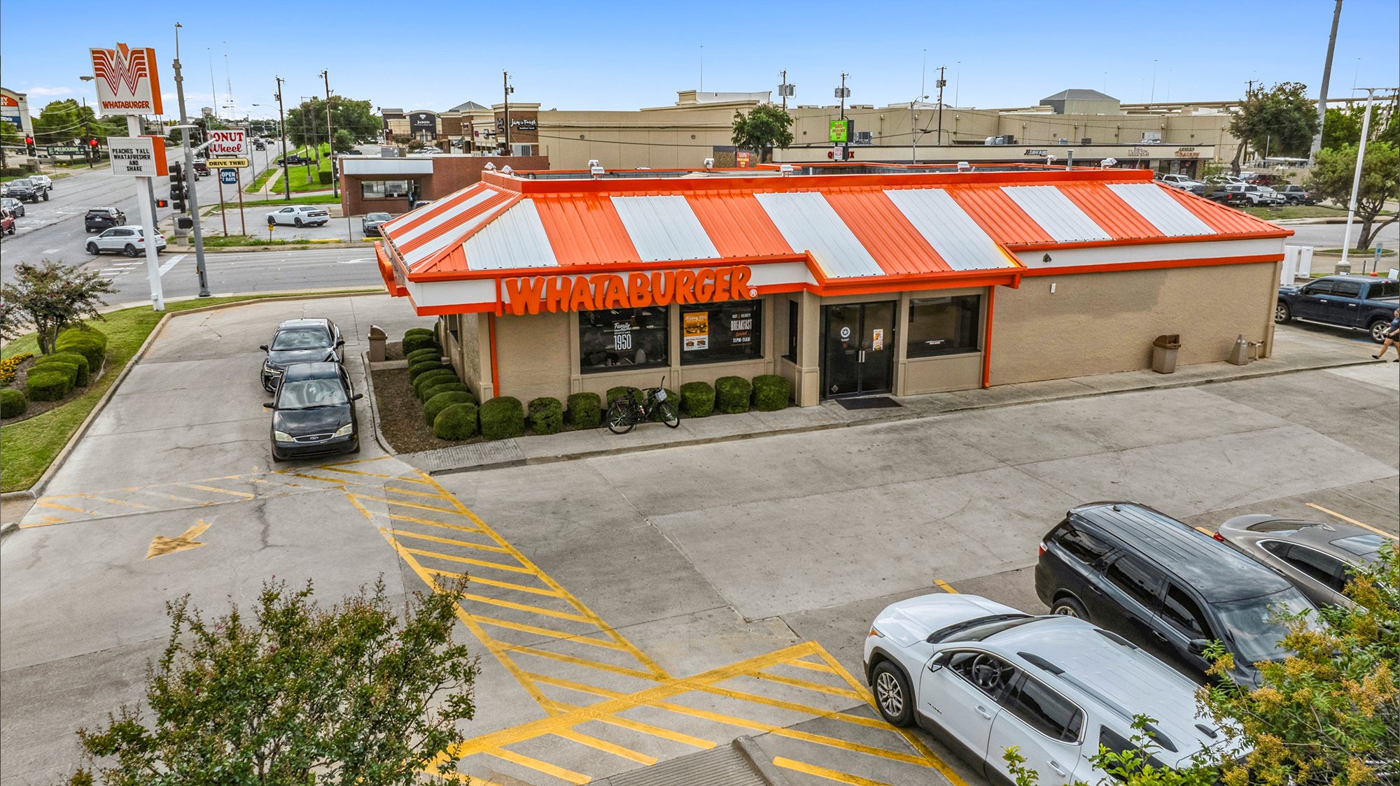 1120 W Pipeline Rd, Hurst, TX 76053