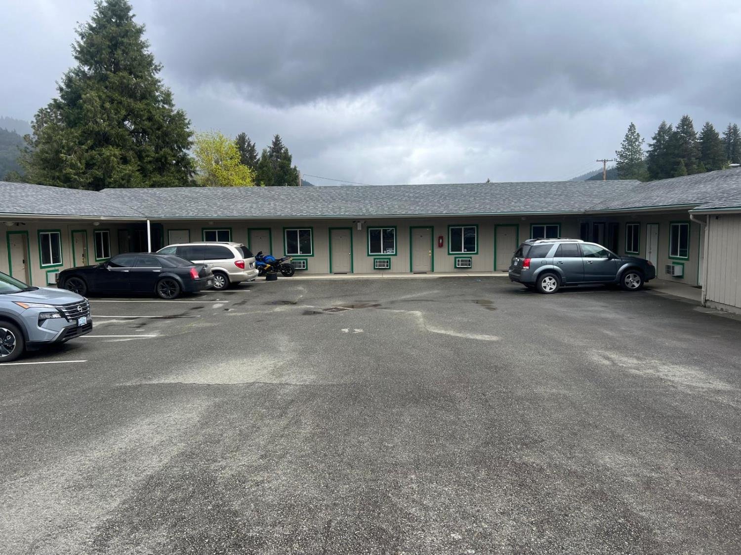 127 Pacific Ave, Glendale, OR 97442