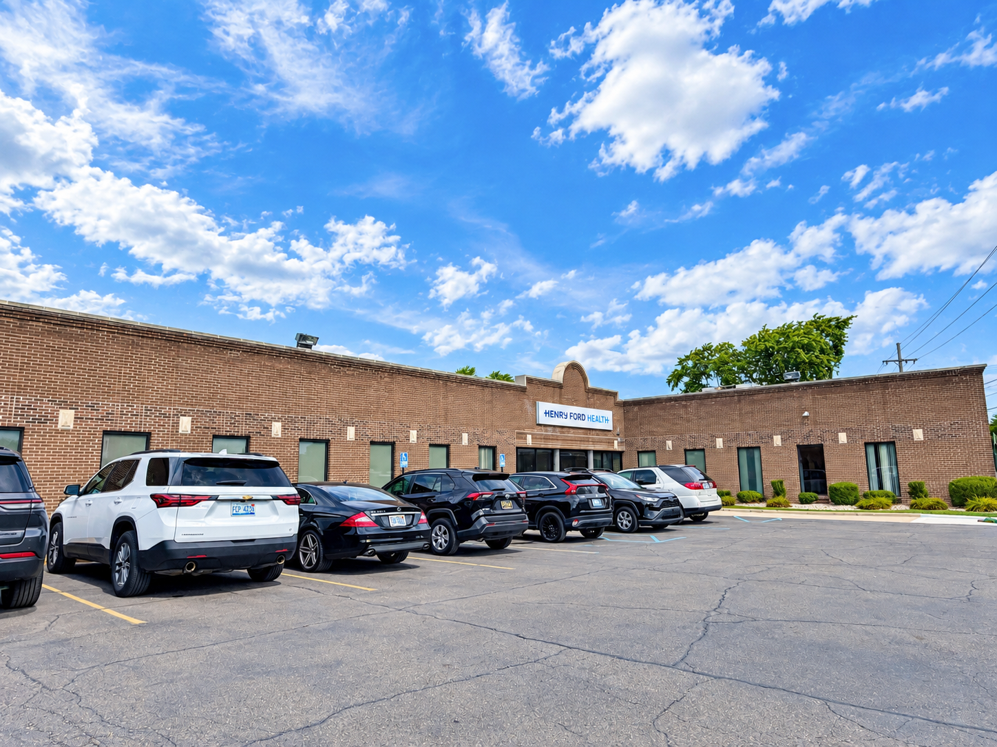 24725 Jefferson Ave, St Clair Shores, MI 48080