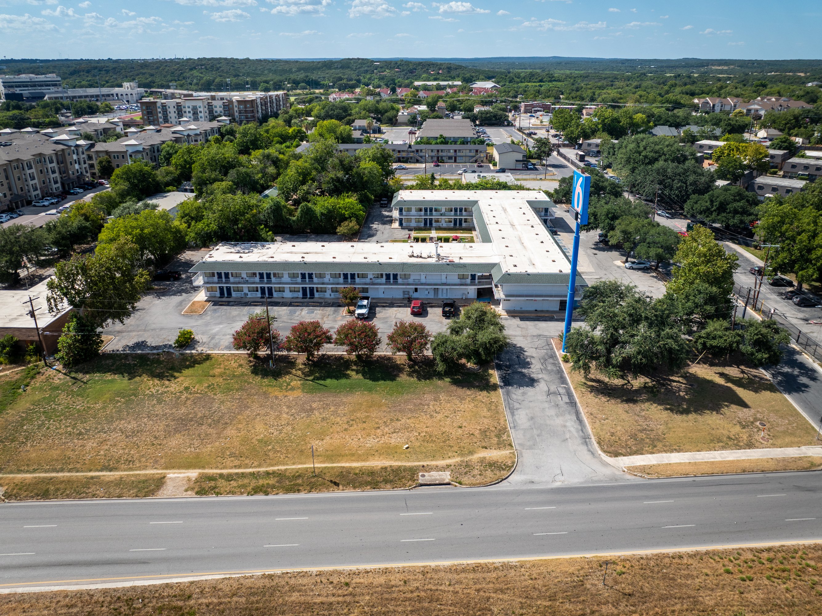 1321 N Interstate 35, San Marcos, TX 78666