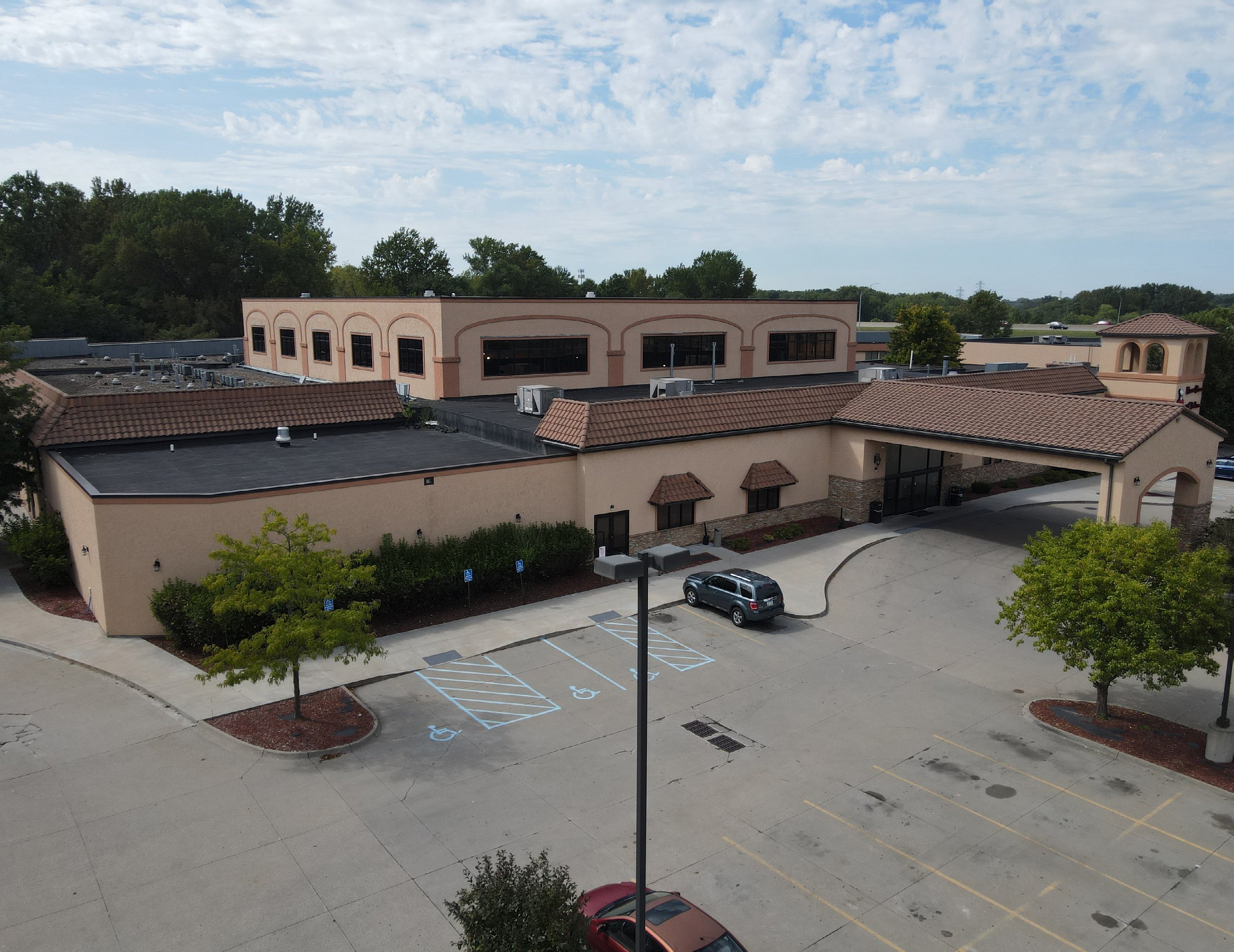 5000 Merle Hay Rd, Urbandale, IA 50322
