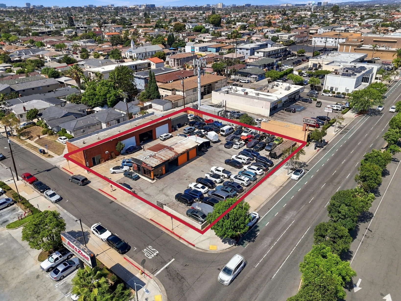 13737 Hawthorne Blvd, Hawthorne, CA 90250