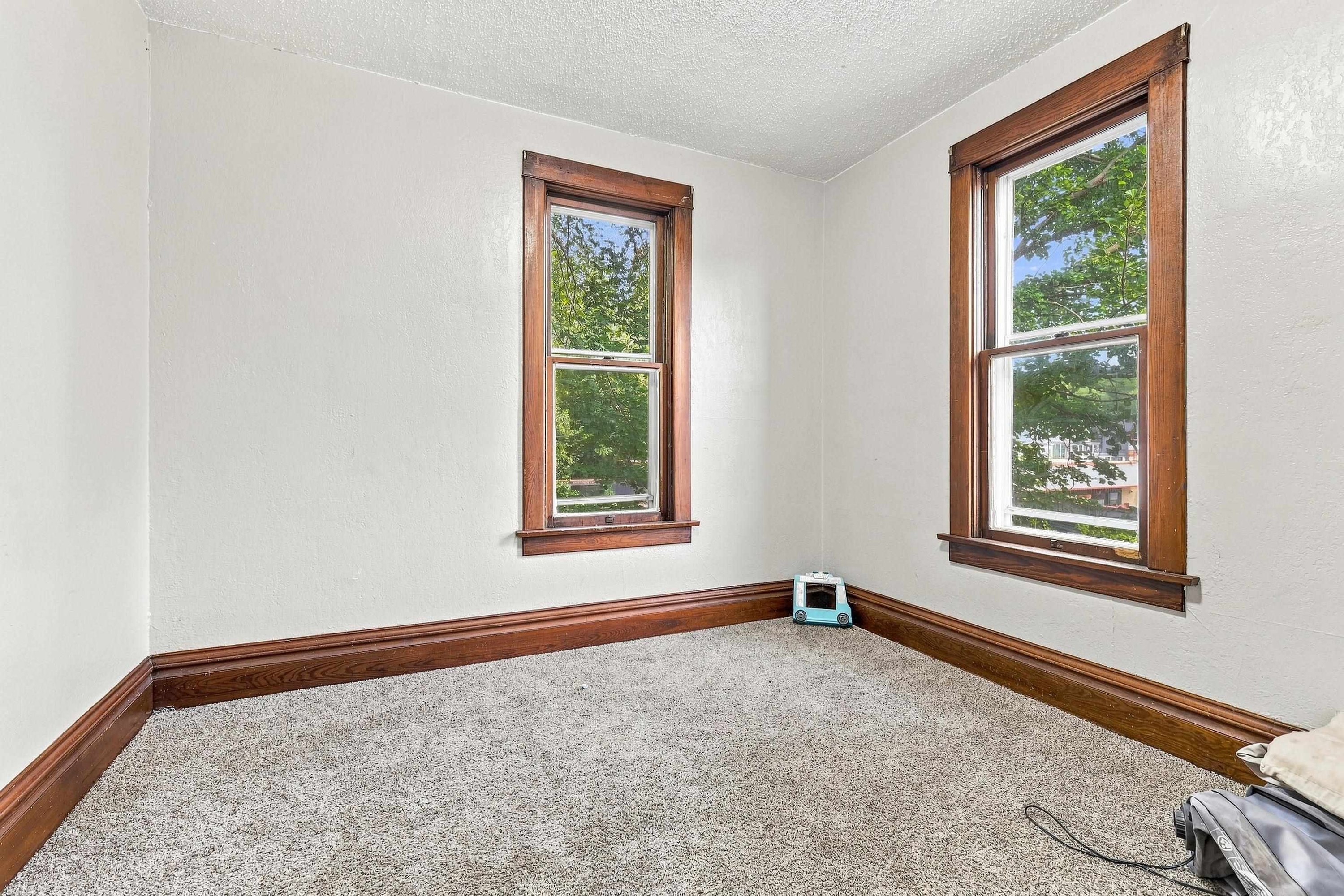 2139 Central Avenue, Dubuque, IA 52001 For Sale | Crexi.com