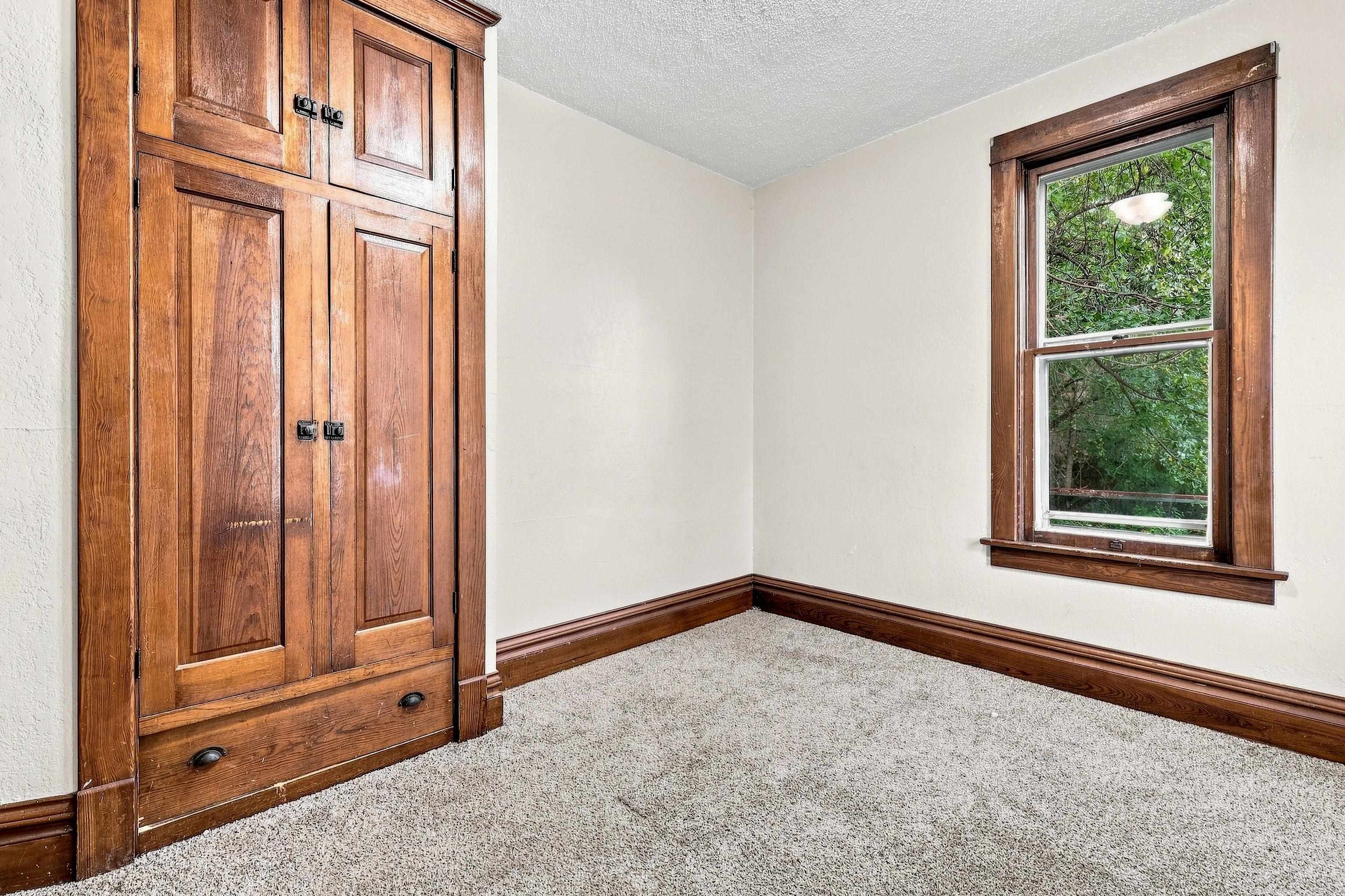 2139 Central Avenue, Dubuque, IA 52001 For Sale | Crexi.com