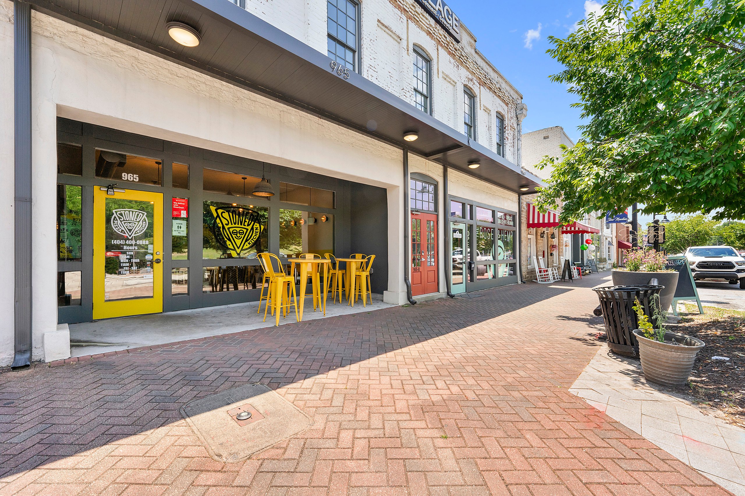 943 Main St, Stone Mountain, GA 30083 For Sale | Crexi.com