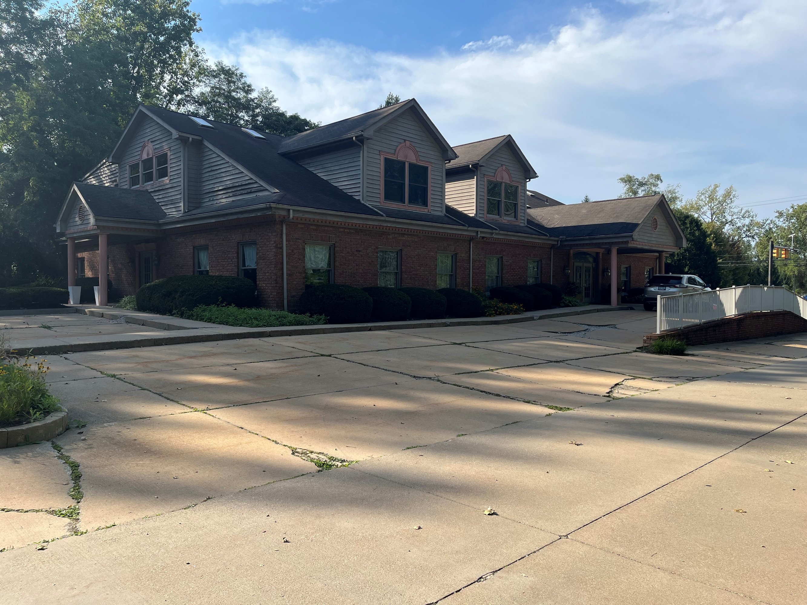 880 Mull Avenue, Akron, OH 44313 For Sale | Crexi.com