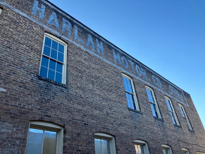 215 State St, Mccomb, MS 39648 For Sale | Crexi.com