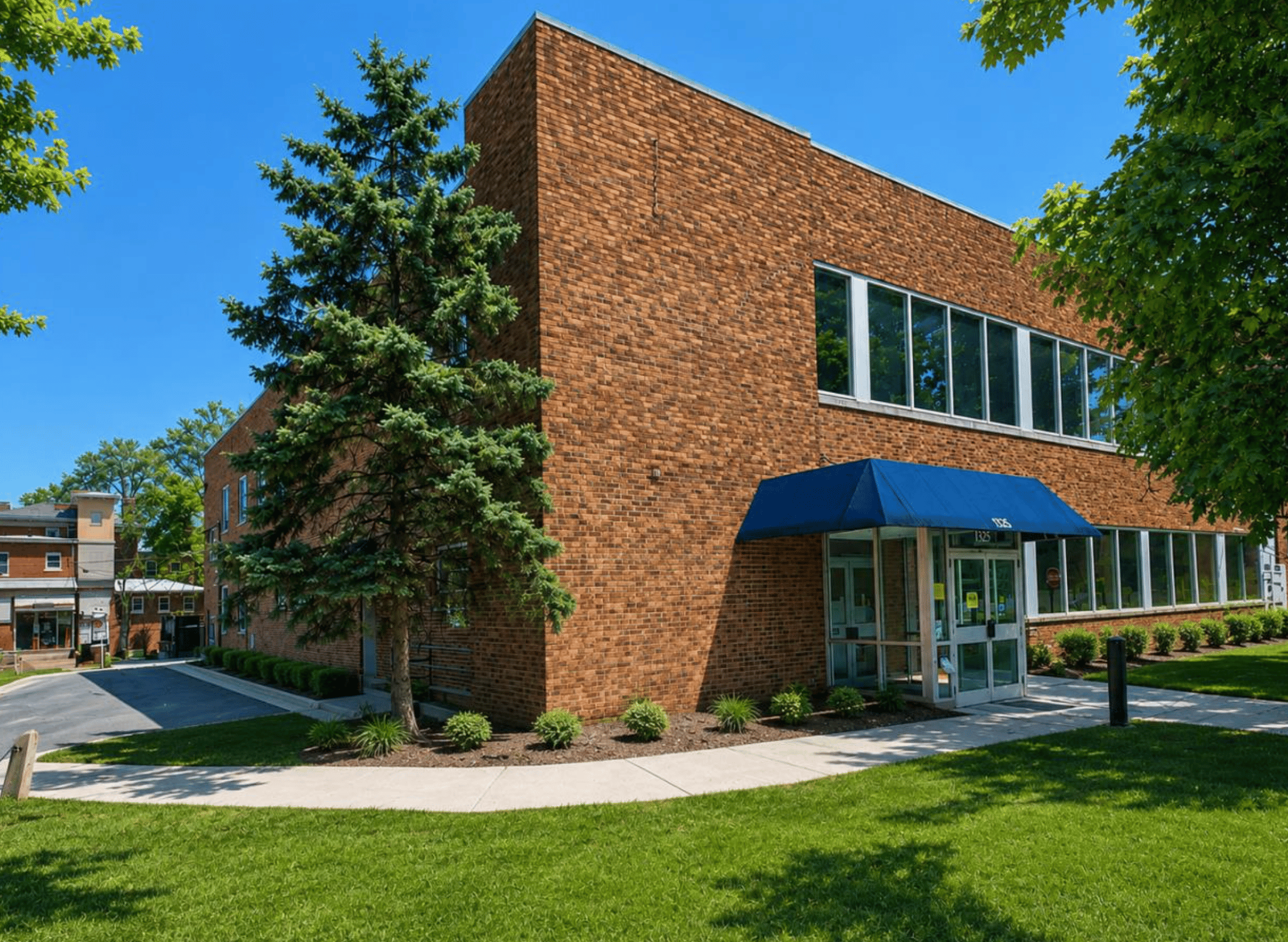 1325 S FOURTH ST, LOUISVILLE, KY 40208-2313 For Sale | Crexi.com