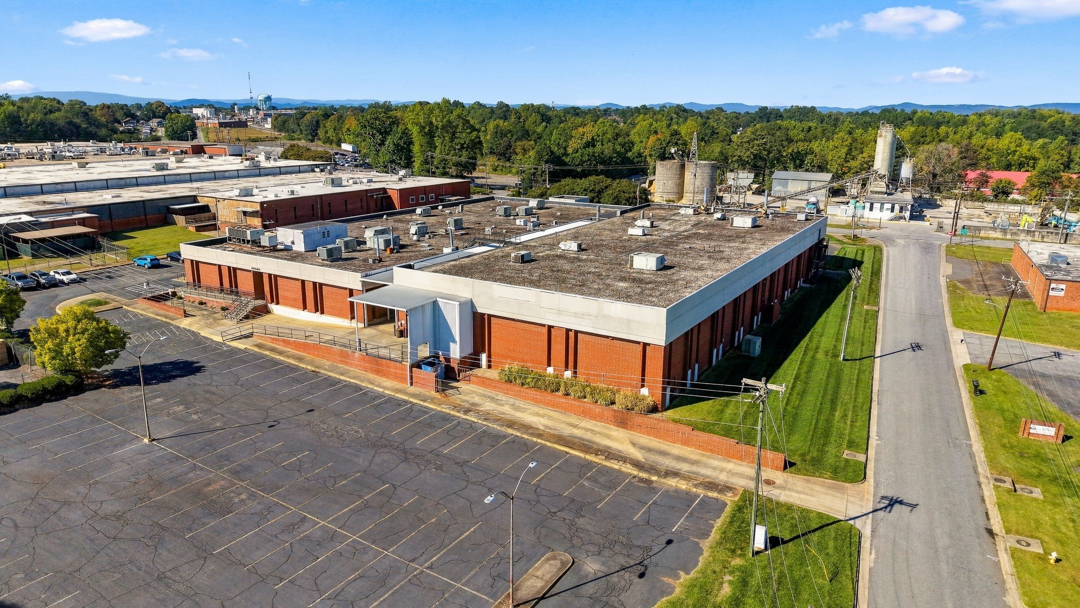 1990 Main Avenue Southeast, Hickory, NC 28602 For Sale | Crexi.com