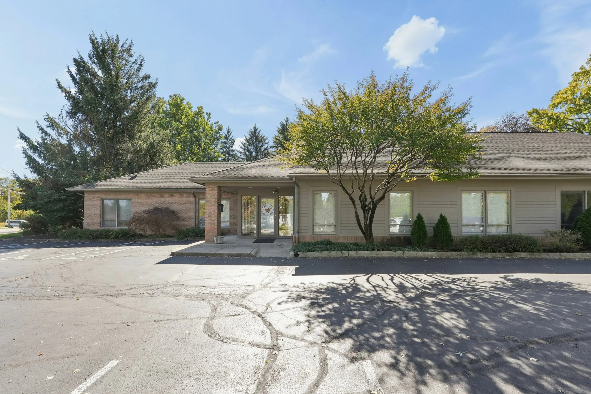 4945 Olentangy River Road, Columbus, OH 43214 For Sale | Crexi.com