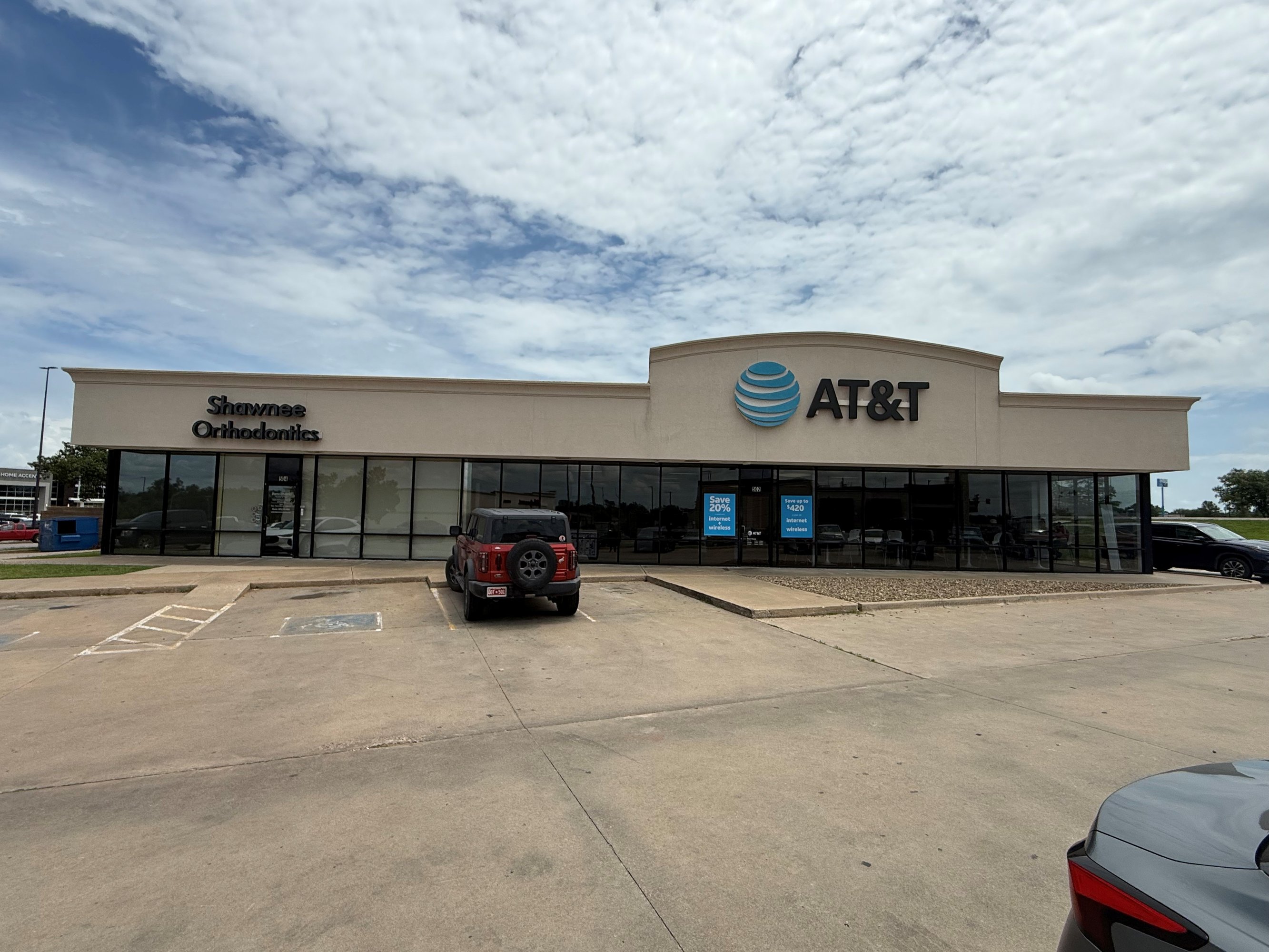502-504 Shawnee Mall Dr, Shawnee, OK 74804-1317 For Sale | Crexi.com