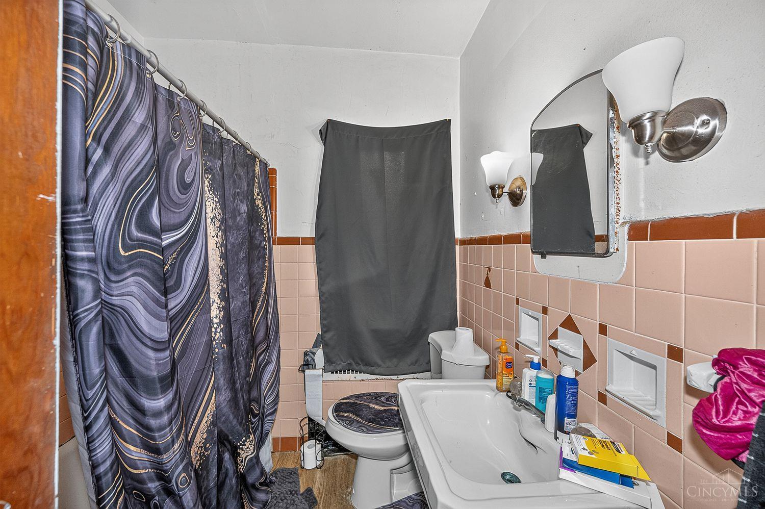 Loubell Lane, Cincinnati, OH 45205 For Sale | Crexi.com