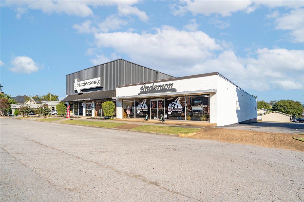 430 JOHNSTON ST SE, DECATUR, AL 35601-3008 For Sale | Crexi.com