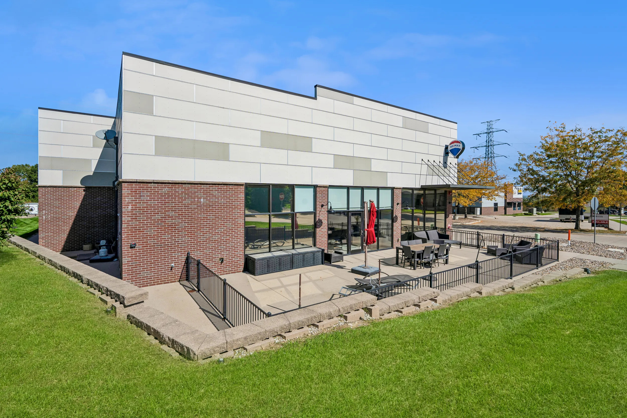 8705 Chambery Blvd, Johnston, IA 50131 For Sale | Crexi.com