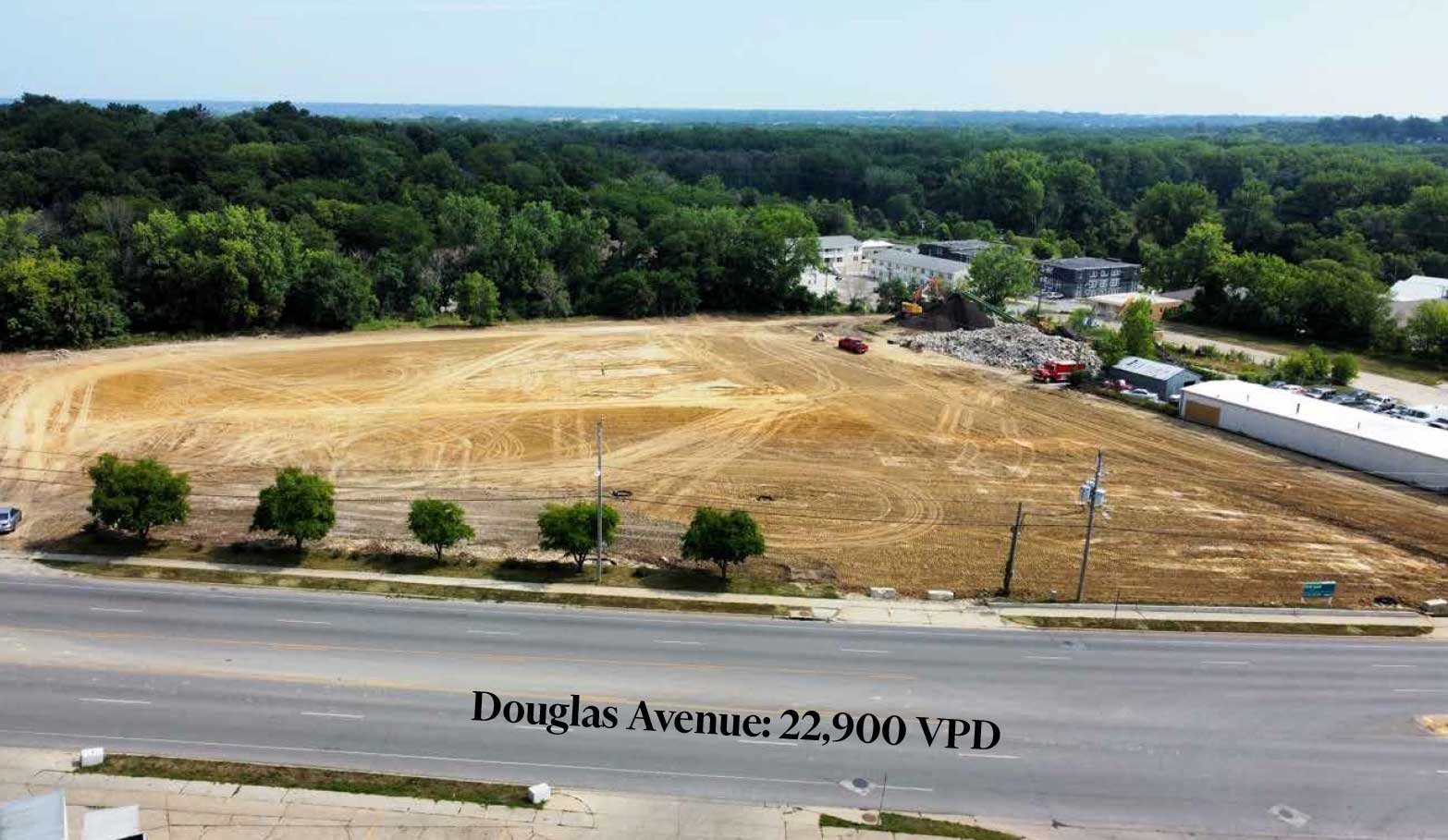 2701 Douglas Ave, Des Moines, IA 50310