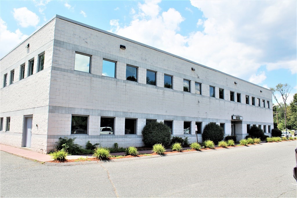 53 Sumner St, Milford, MA 01757