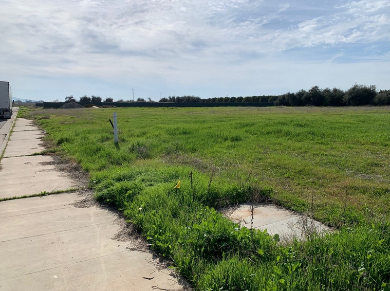 431 S Acacia St, Woodlake, CA 93286