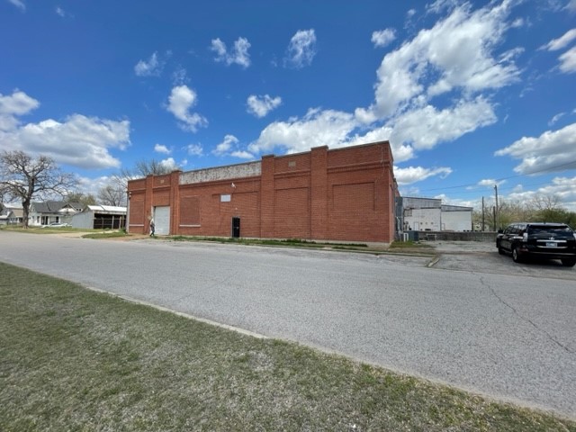 227 S Philadelphia Ave, Shawnee, OK 74801
