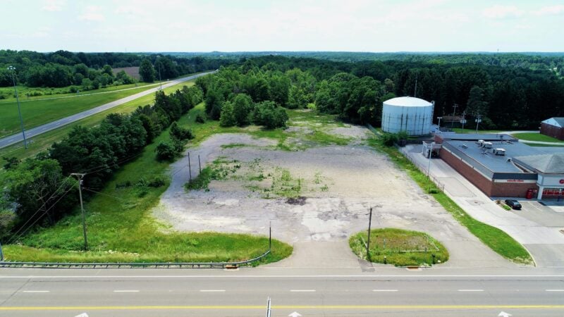 611 E Main St, Canfield, OH 44406